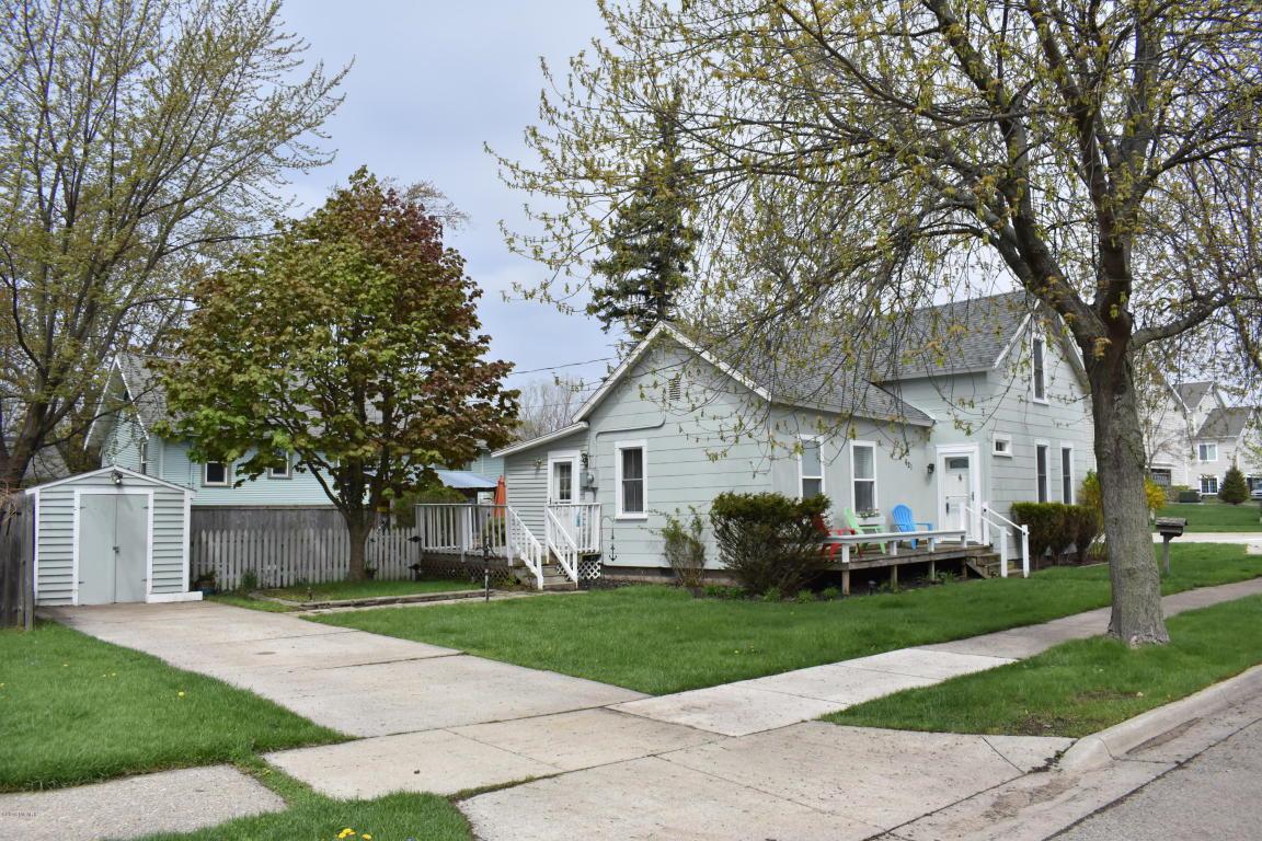 621 5th Street - Photo 1