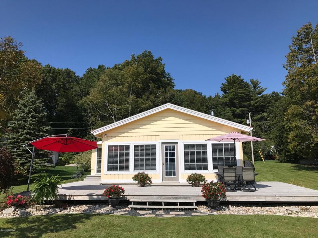 7823 Beverly Street - Photo 1