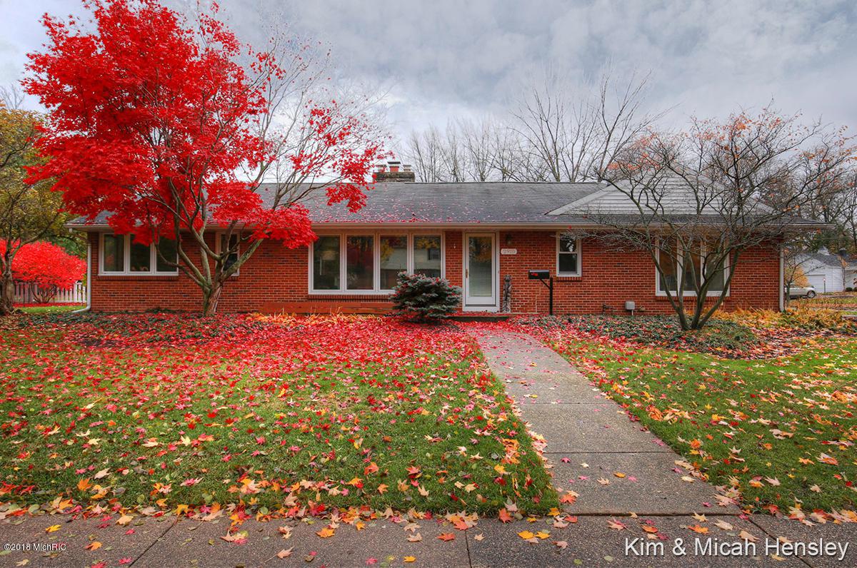 2910 Oakwood Drive - Photo 1