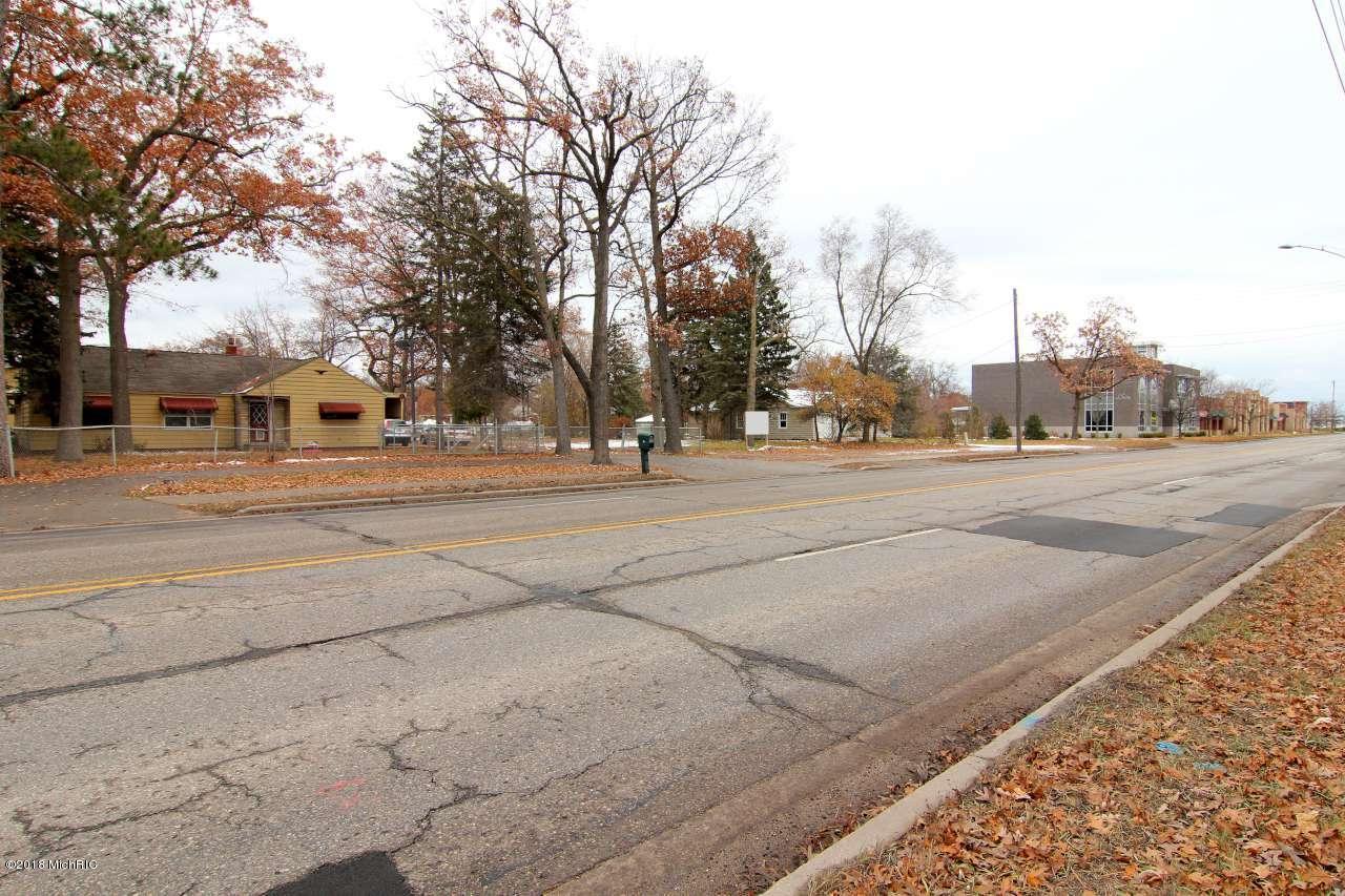 947 Garfield Avenue - Photo 1