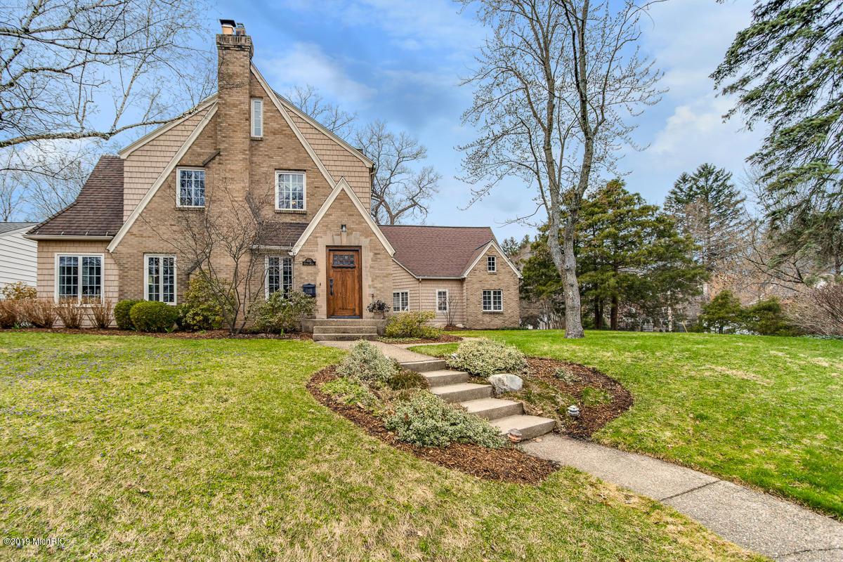1013 Floral Avenue - Photo 1