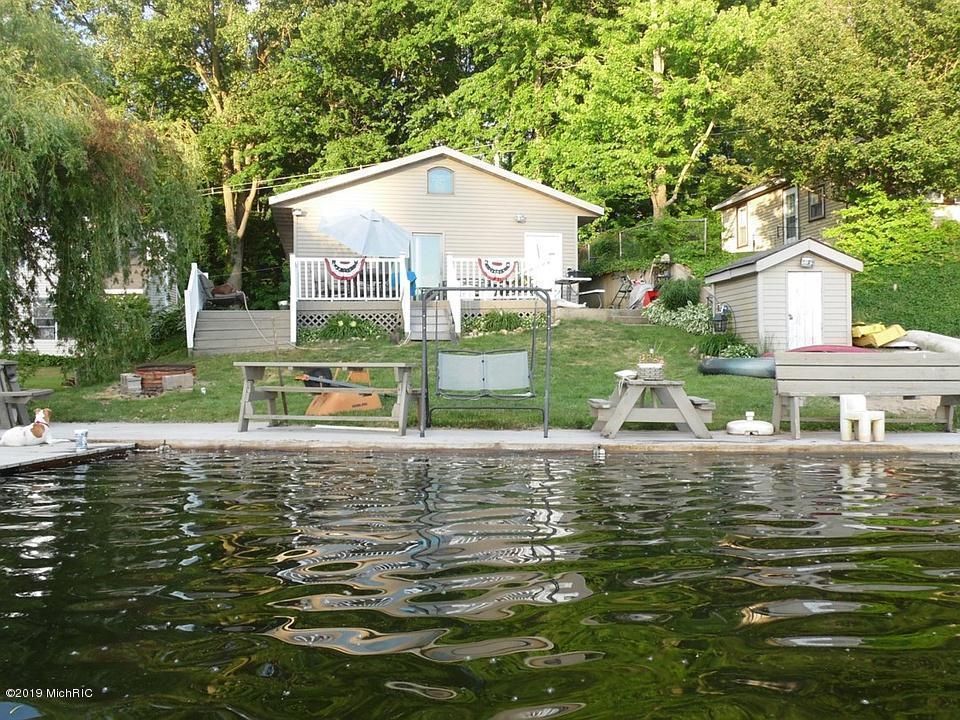 1926 Pleasantview Avenue - Photo 1