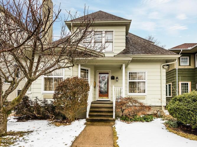 1512 Forres Avenue - Photo 1