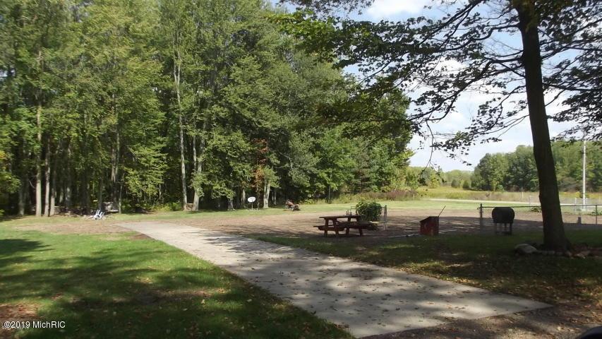 802 Braucker Road - Photo 1