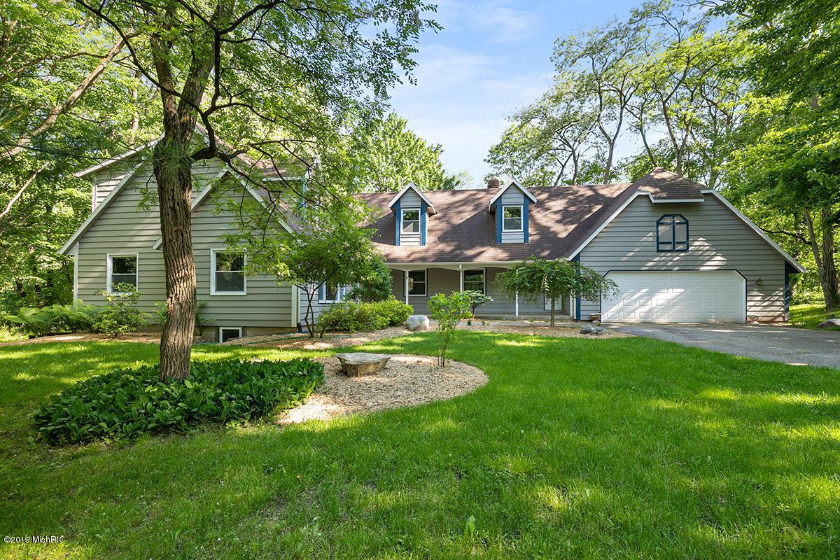 1618 Hillsboro Avenue - Photo 1