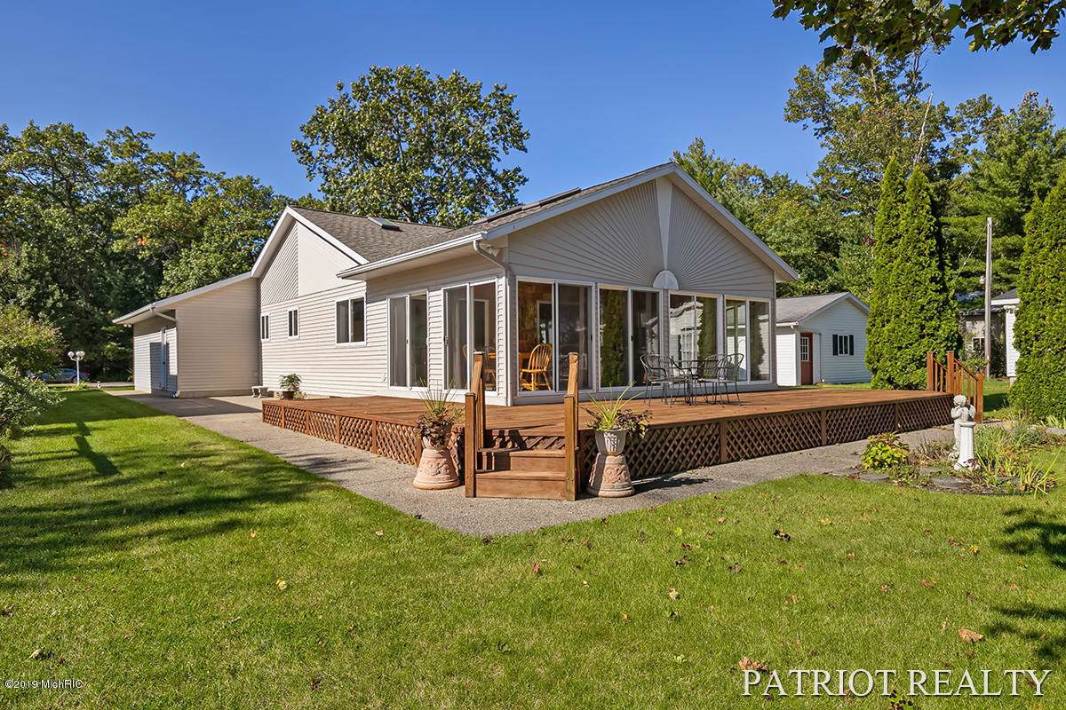 5928 Linden Avenue - Photo 1