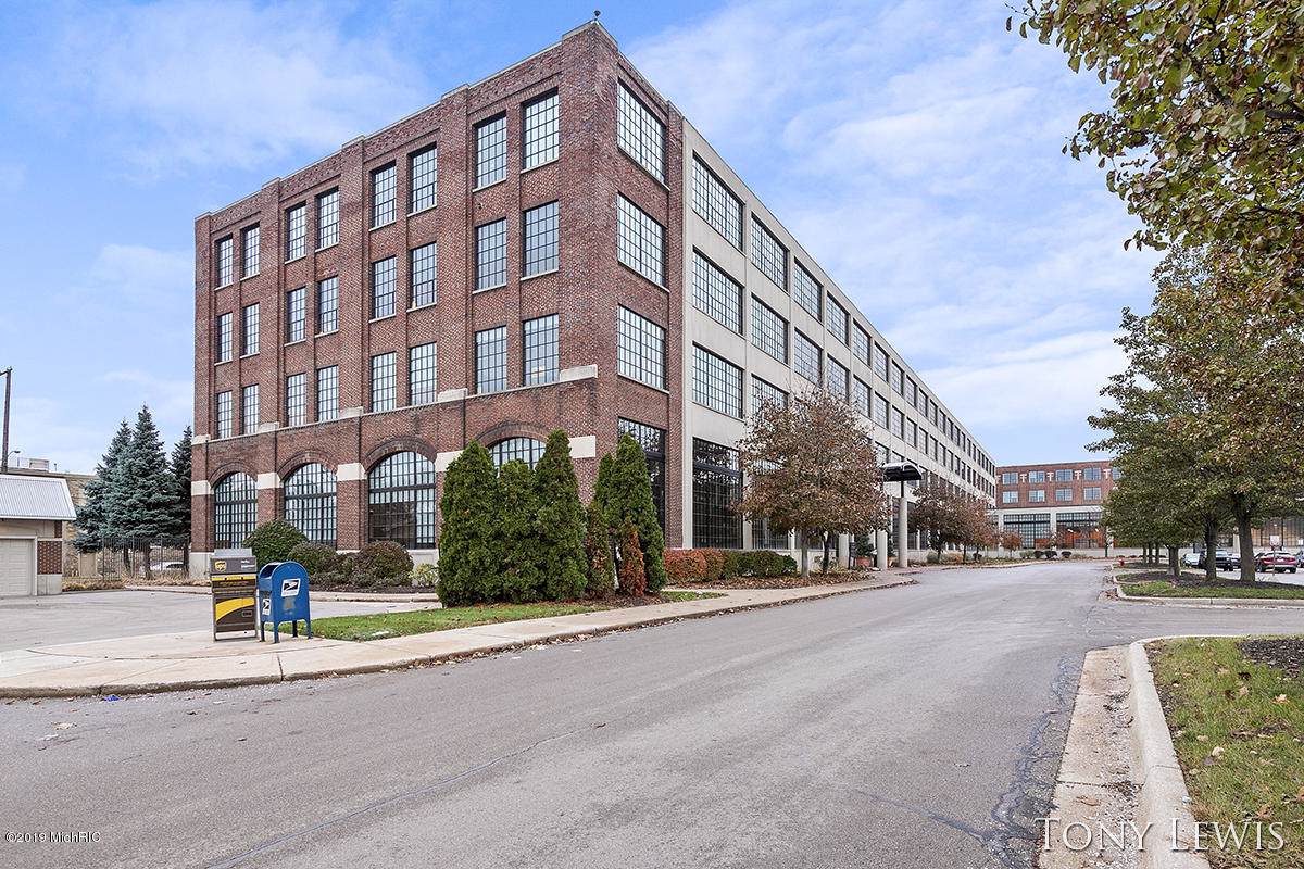 801 Broadway Avenue - Photo 1