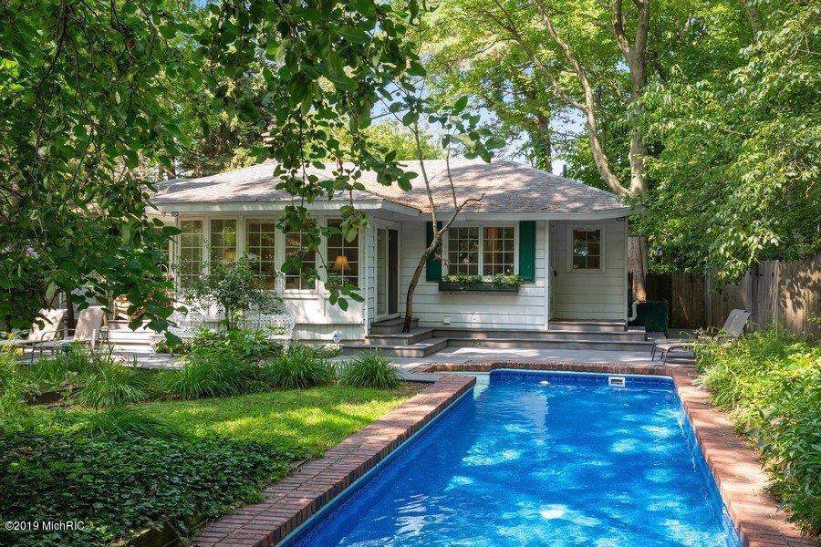 15486 Lakeshore Road - Photo 1