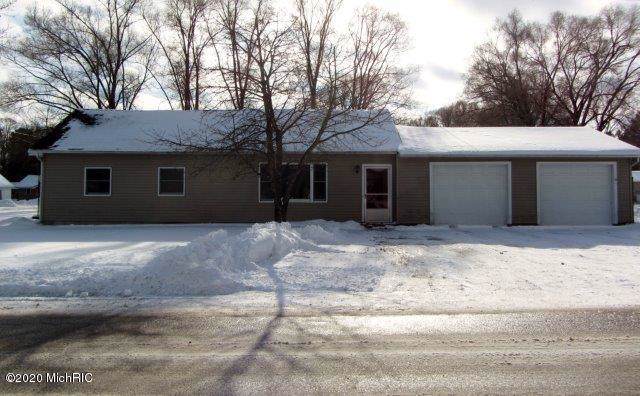 847 Oak Street - Photo 1
