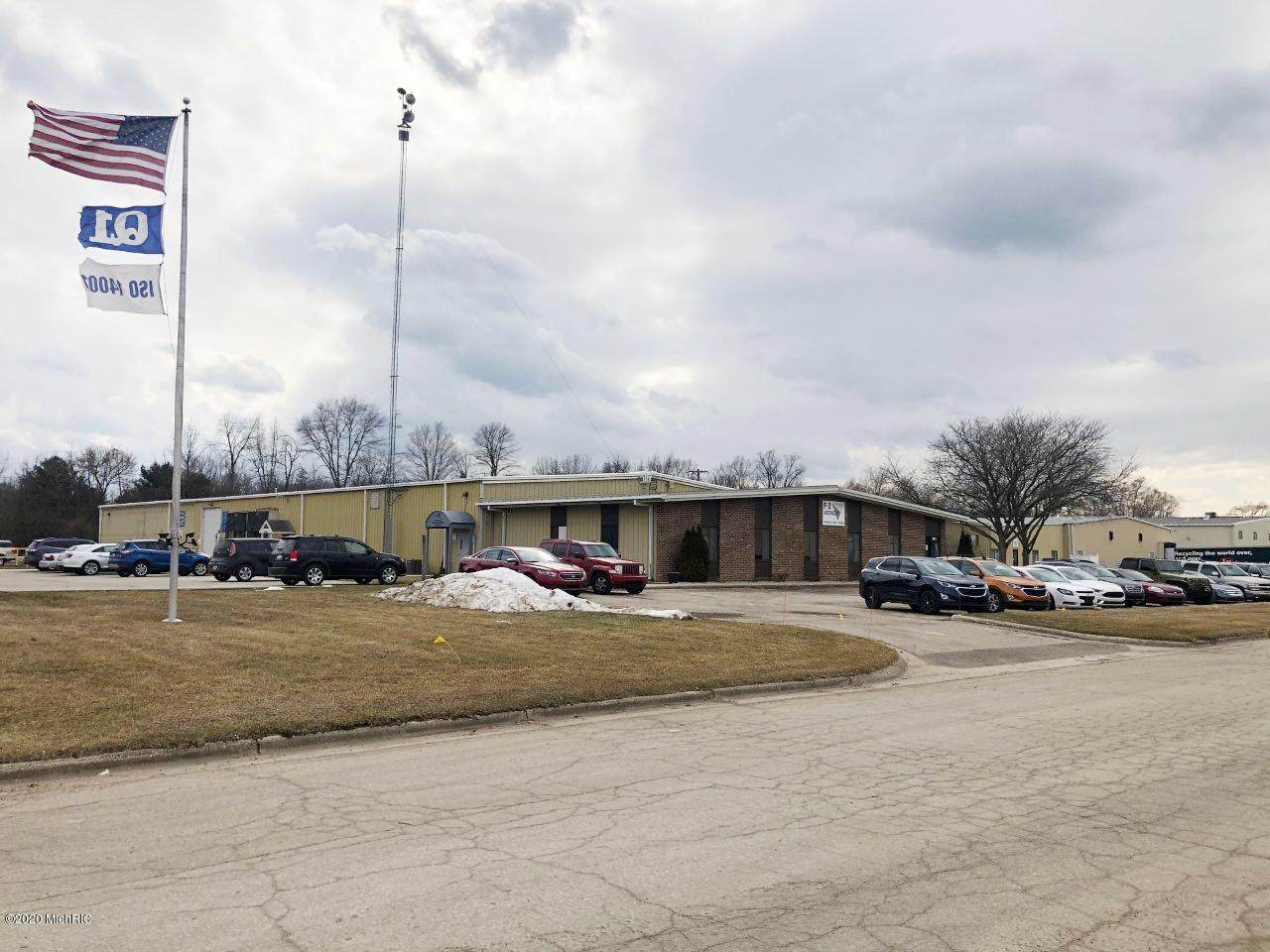 2190 Industrial Dr - Photo 1