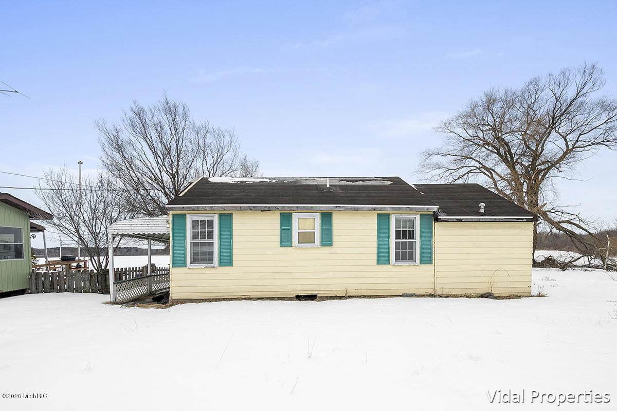9402 Shore Drive - Photo 1
