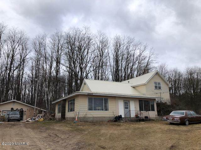 4669 155th Avenue - Photo 1
