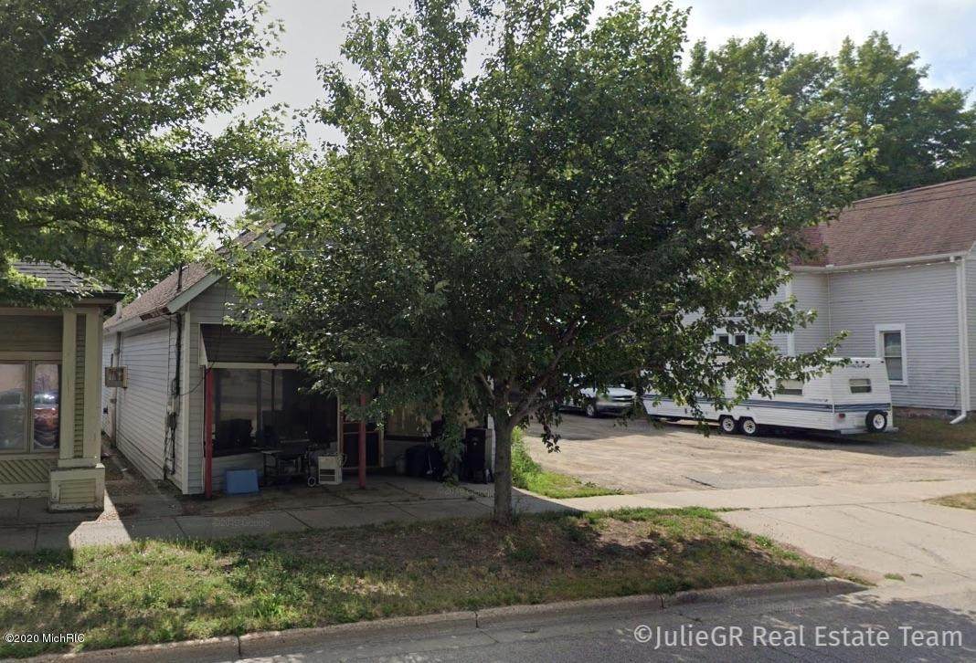 214 Bridge St - Photo 1