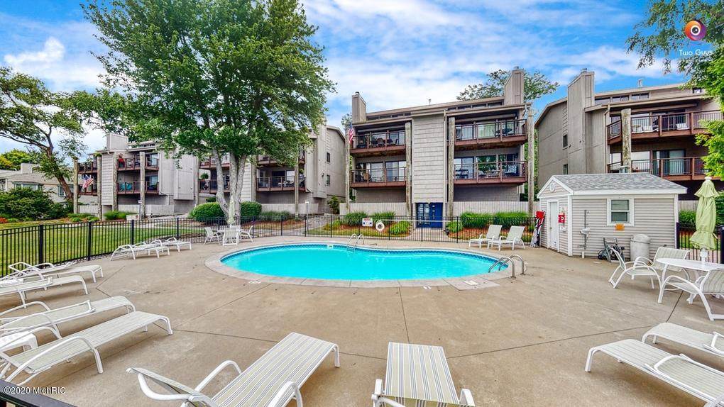 555 Lake Street - Photo 1