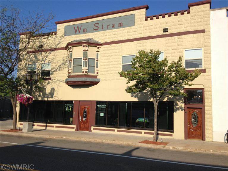 210 & 216-Stram Buil James Street - Photo 1