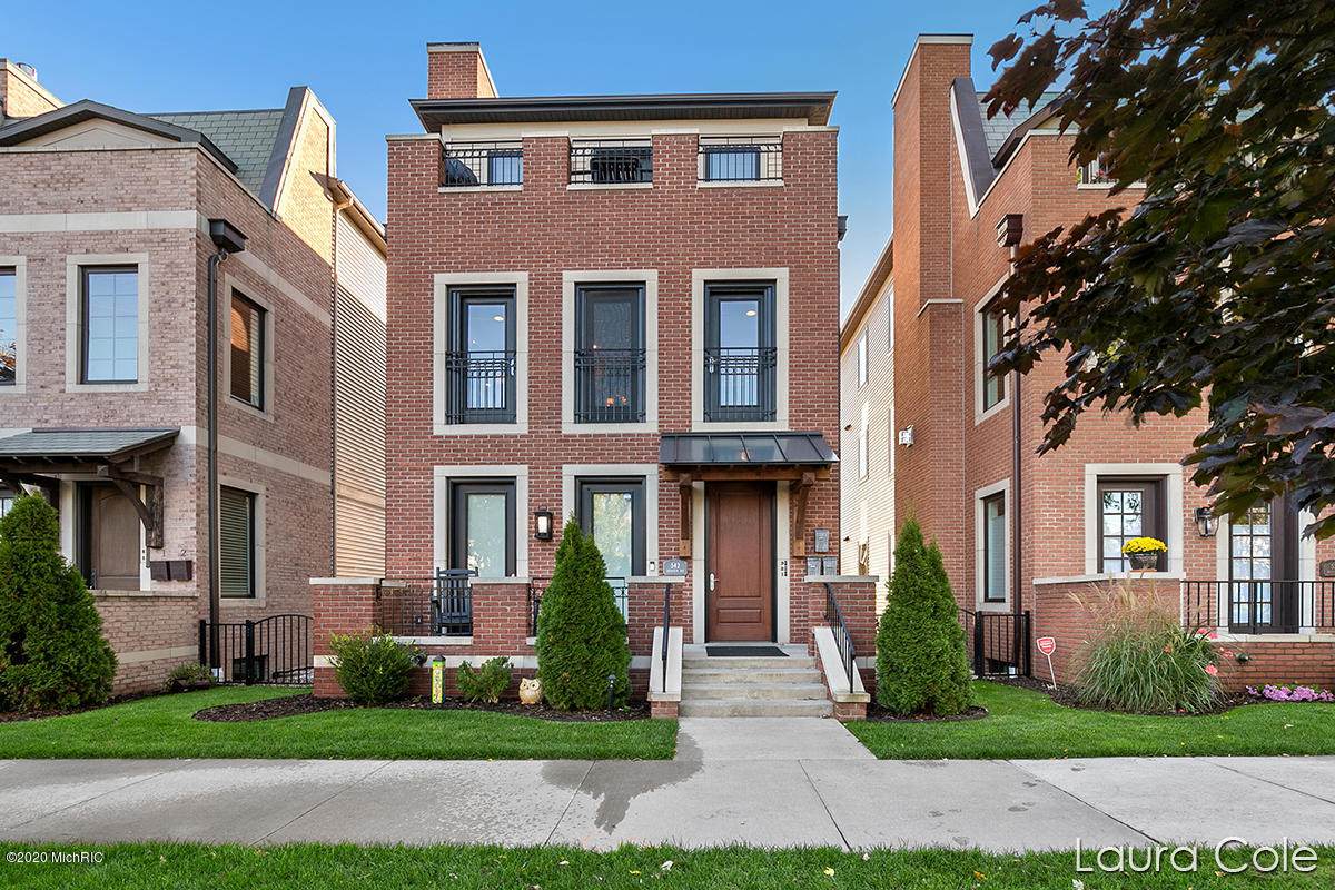 542 Fairview Avenue - Photo 1