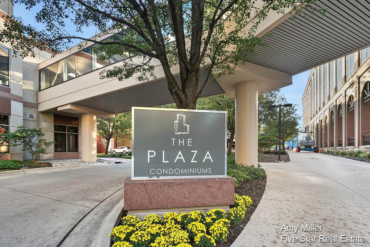 49 Campau Circle - Photo 1