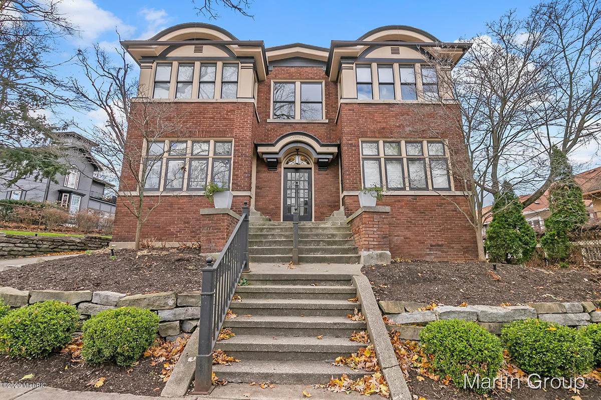 17 Union Avenue - Photo 1