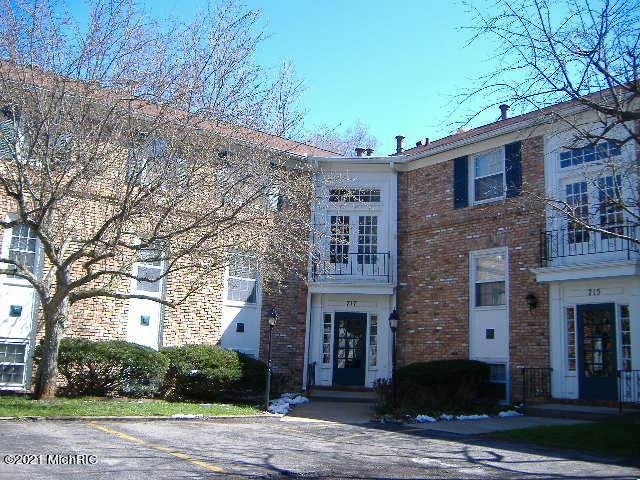 715 Whitcomb - Photo 1