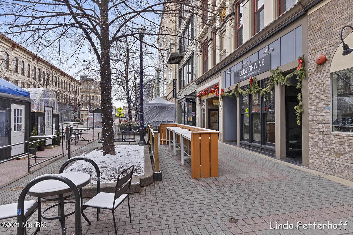 49 Monroe Center Street - Photo 1