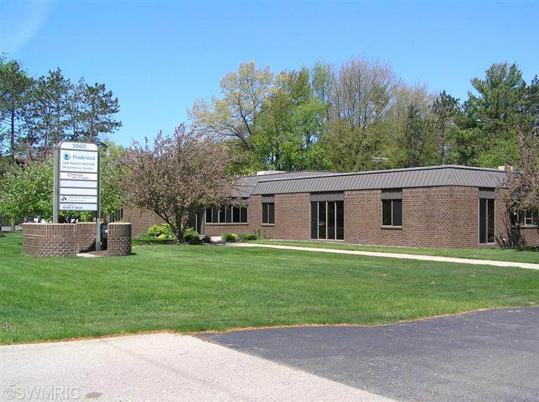 1060 Norton Avenue - Photo 1