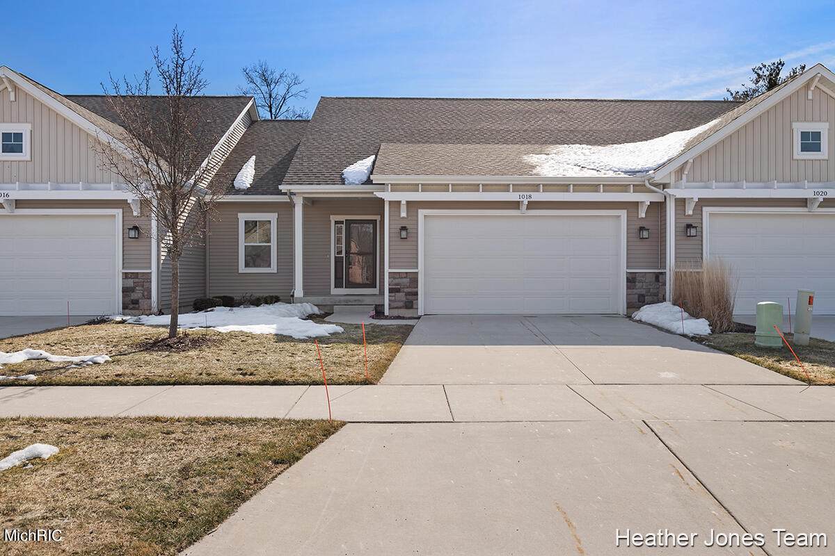 1018 Grosvenor Drive - Photo 1