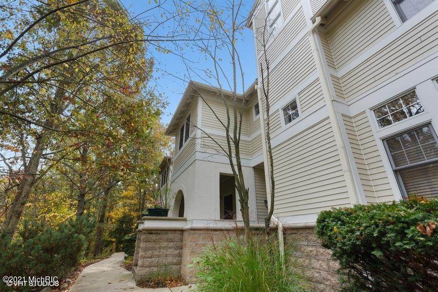18400 Dunecrest Drive - Photo 1