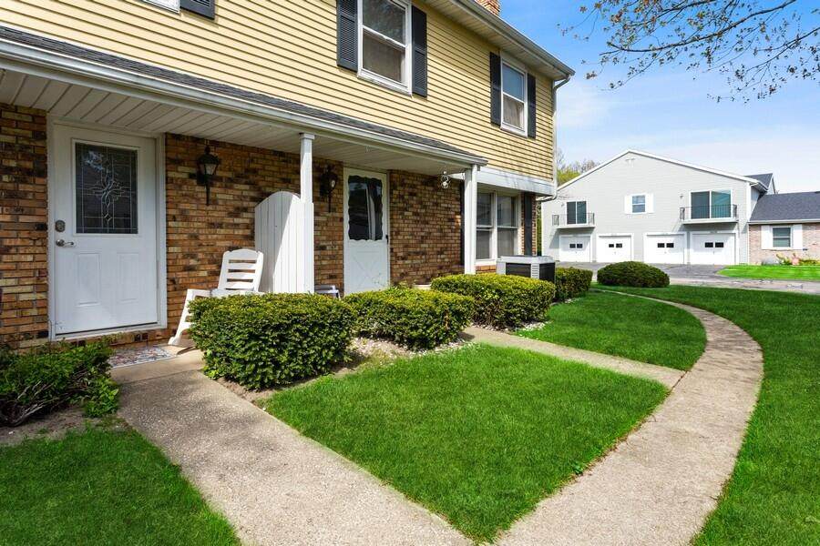 2634 Cherrywood Court - Photo 1