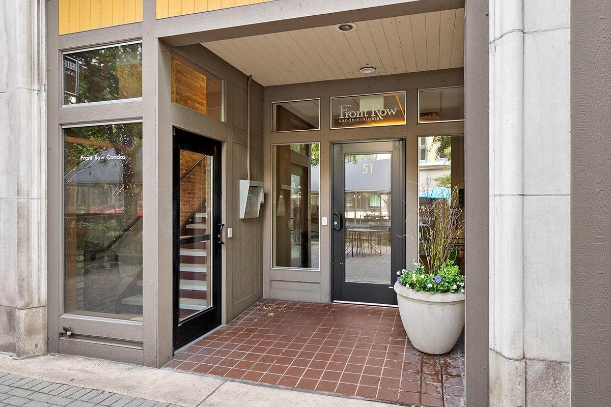 51 Monroe Center Street - Photo 1