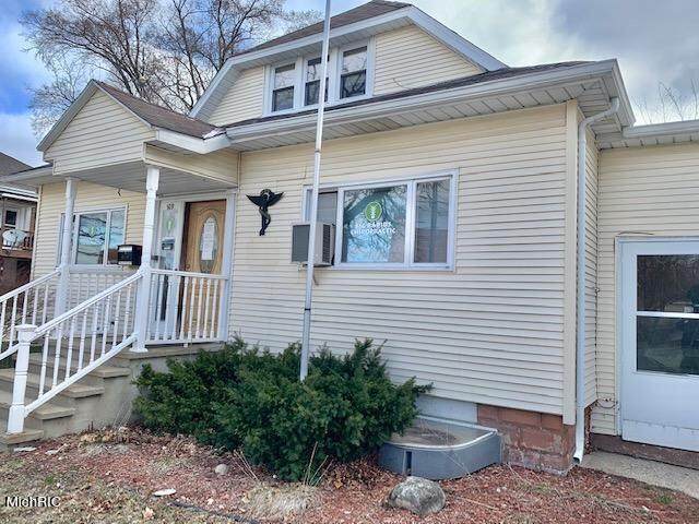 109 Warren Avenue - Photo 1