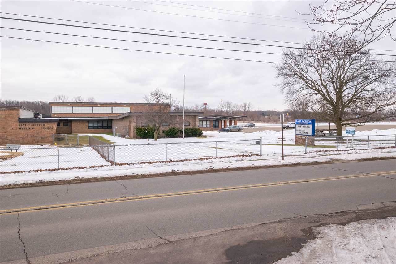 345 Dettman - Photo 1