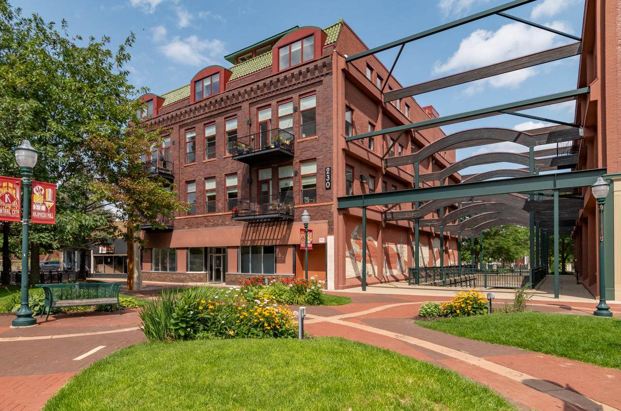 230 Kalamazoo Mall - Photo 1