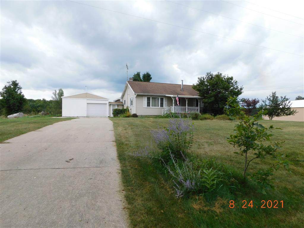 10437 8 Mile Road - Photo 1
