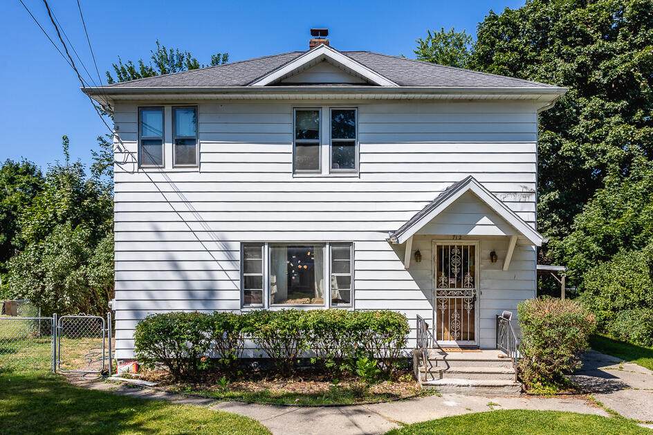 712 Waterloo Street - Photo 1