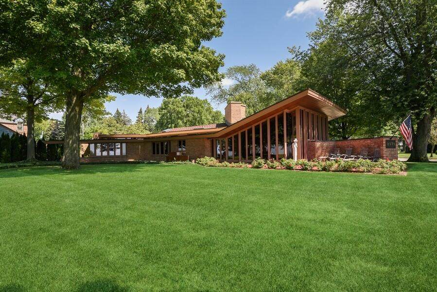 2571 Old Lakeshore Road - Photo 1