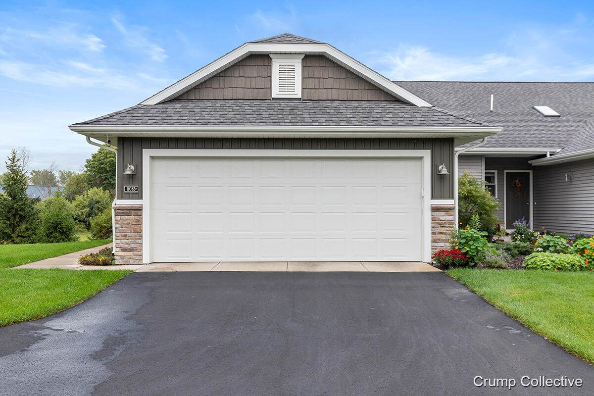 8085 Amber Crest Drive - Photo 1