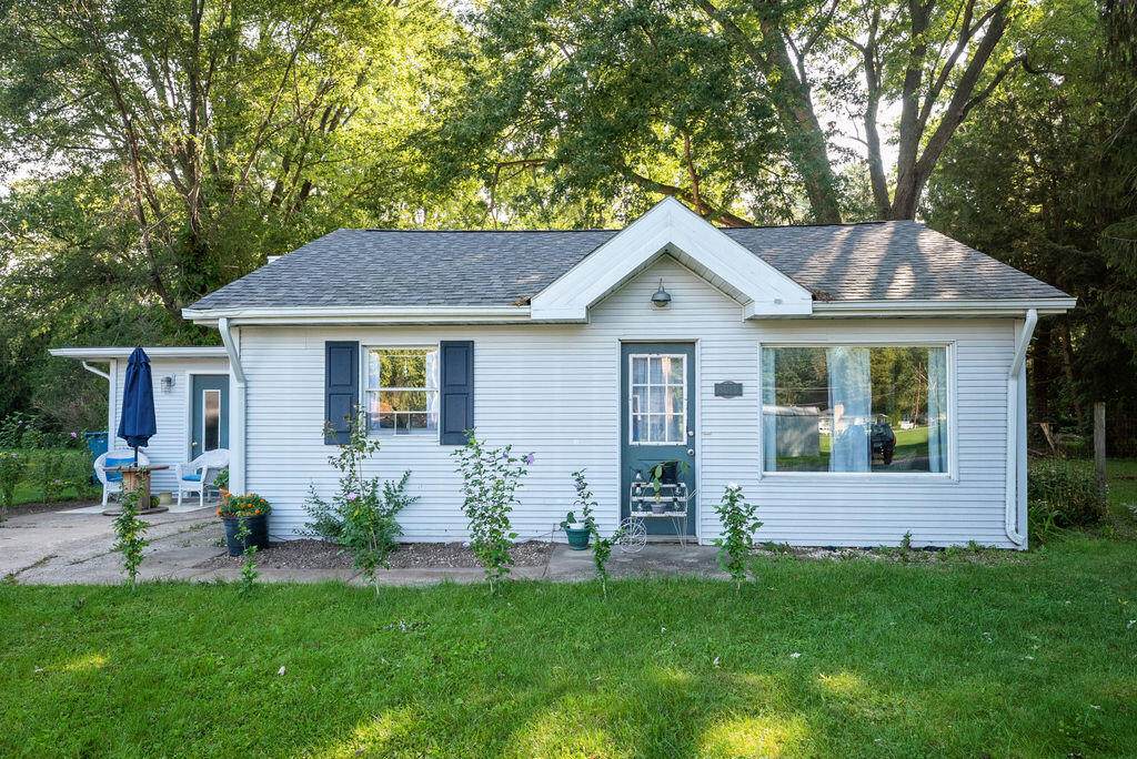 9019 3rd Street - Photo 1