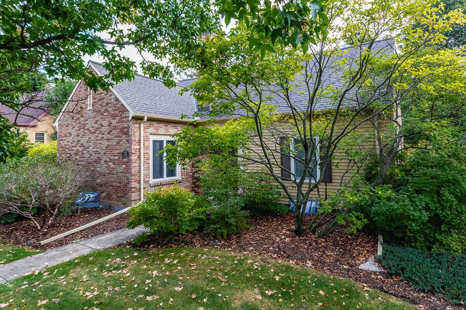 715 Webster Street - Photo 1