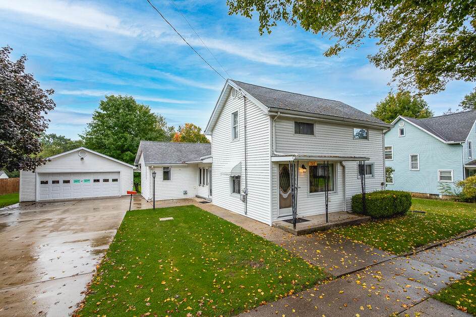 209 St Joe Street - Photo 1