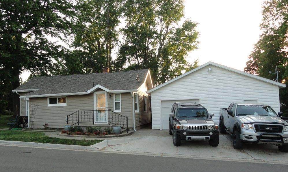 140 Sassafras Street - Photo 1