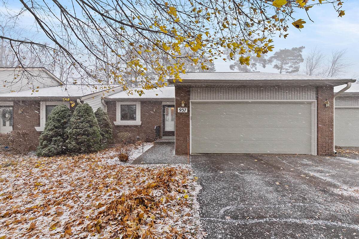 937 Laketown Drive - Photo 1