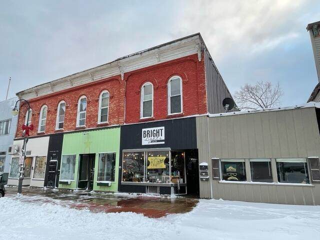 203, 207, 209 W Upton Avenue - Photo 1