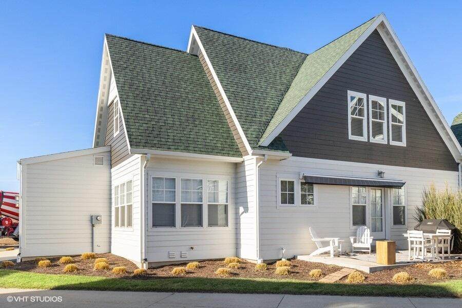 948 Whitwam Drive - Photo 1