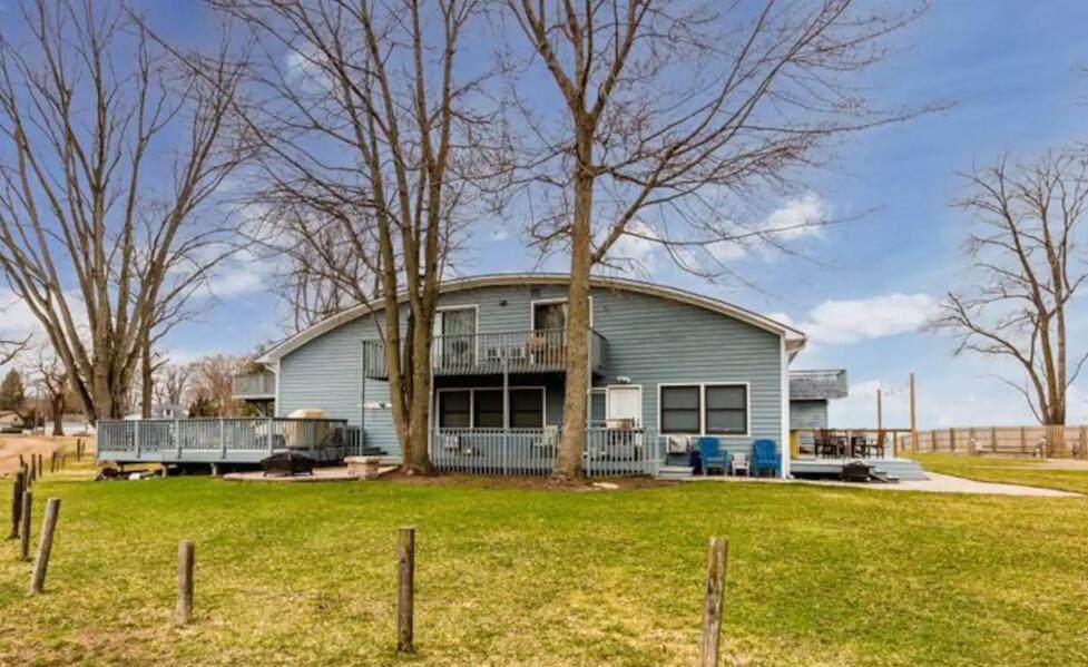 4766 Arbor Avenue - Photo 1