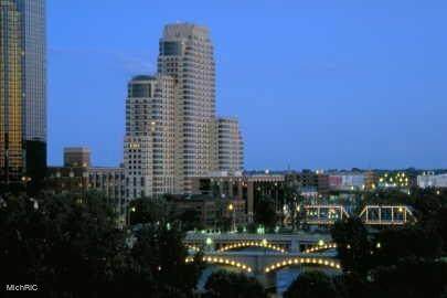 28 Campau Circle - Photo 1