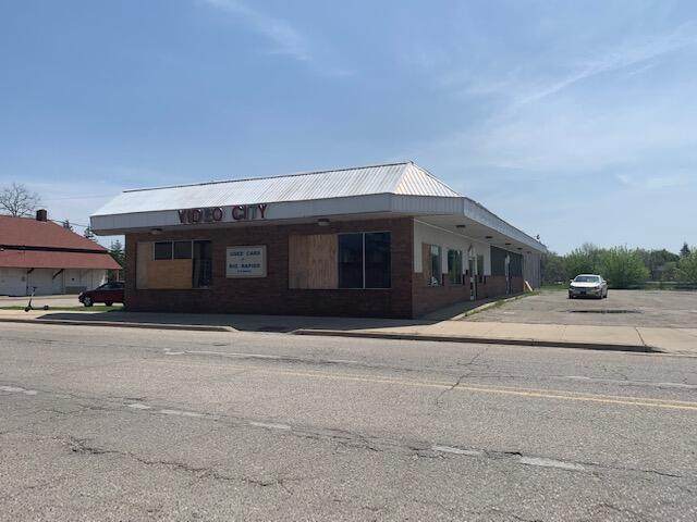 816 Maple Street - Photo 1