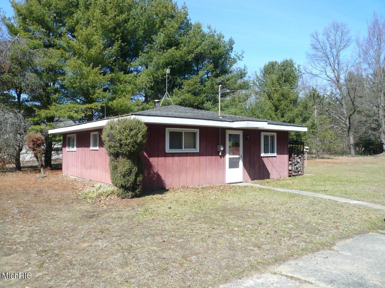 8615 16 Mile Road - Photo 1