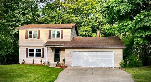 405 Woodland Drive - Photo 1