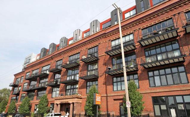 600 Broadway Avenue - Photo 1