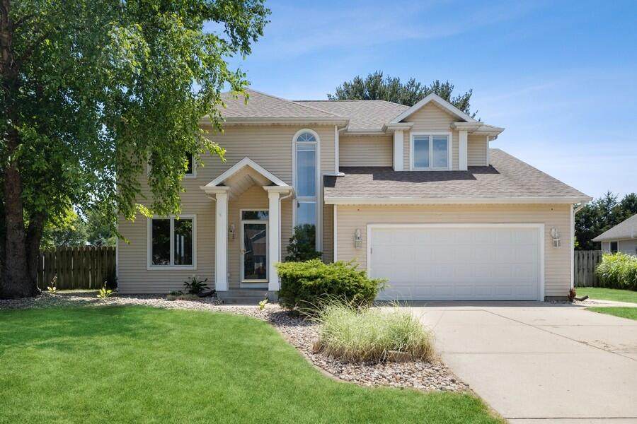 800 Lincoln Pines Place - Photo 1